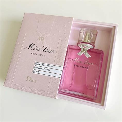 essence vault miss dior.